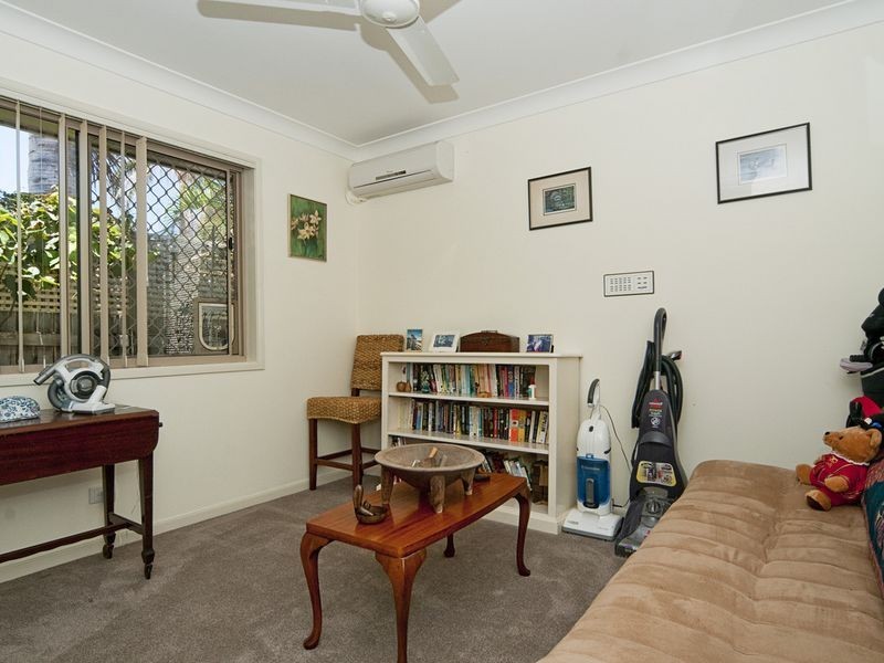 16 Oxley Drive, Paradise Point QLD 4216