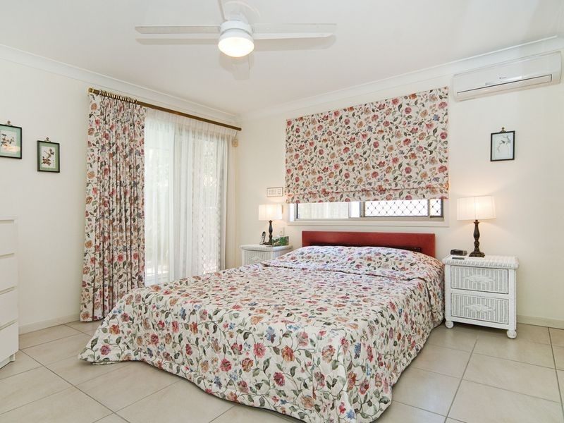 16 Oxley Drive, Paradise Point QLD 4216