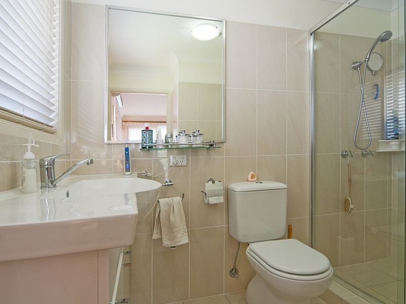 16 Oxley Drive, Paradise Point QLD 4216