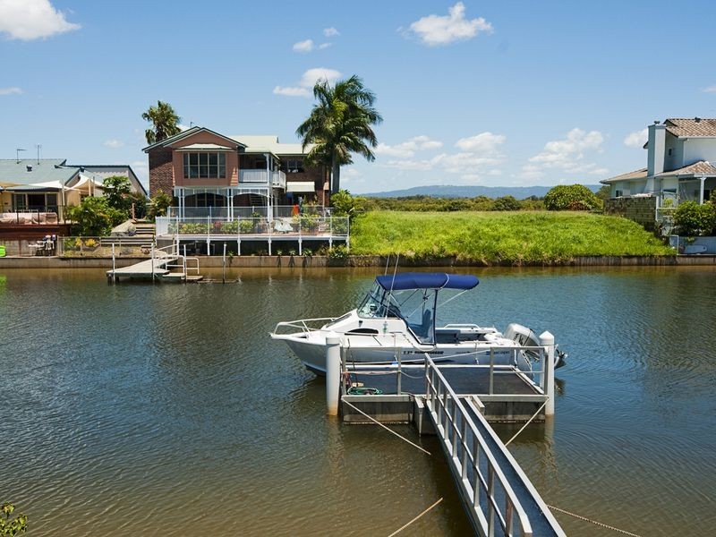 16 Oxley Drive, Paradise Point QLD 4216