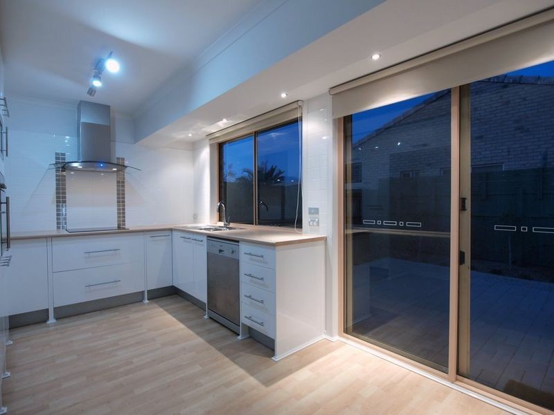 2/53 Kangaroo Avenue, Coombabah QLD 4216