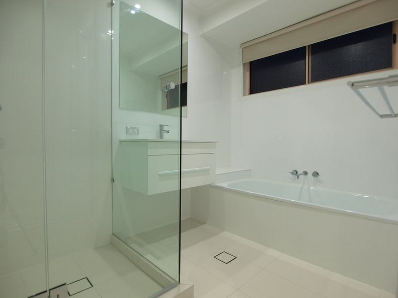 2/53 Kangaroo Avenue, Coombabah QLD 4216