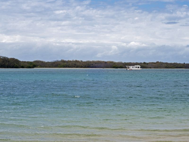 6 Burrows Street, Biggera Waters QLD 4216