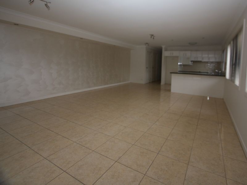 1/45 Errol Avenue, Paradise Point QLD 4216