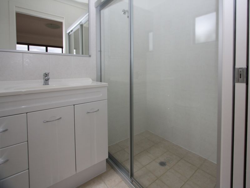 1/45 Errol Avenue, Paradise Point QLD 4216