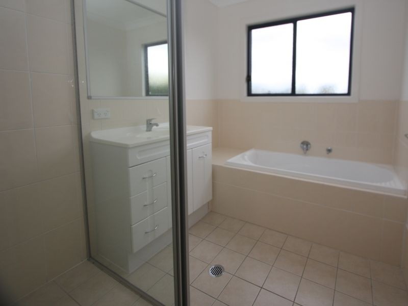 1/45 Errol Avenue, Paradise Point QLD 4216