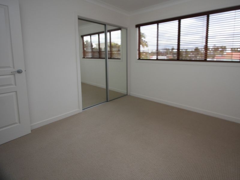 1/45 Errol Avenue, Paradise Point QLD 4216