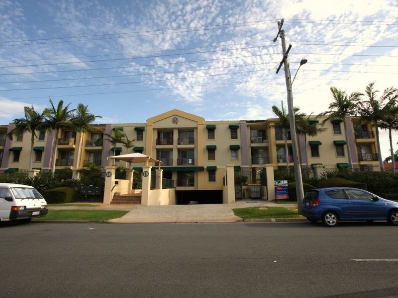 2/14 Jennifer Avenue, Runaway Bay QLD 4216