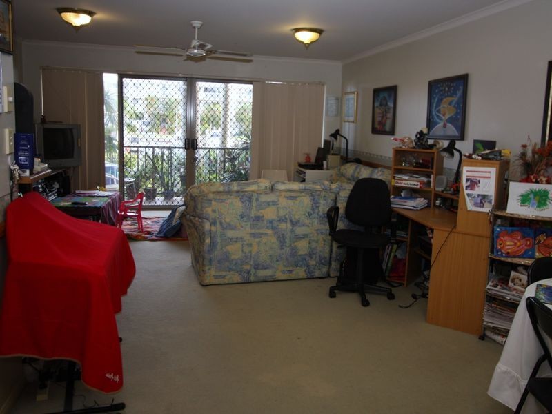 2/14 Jennifer Avenue, Runaway Bay QLD 4216