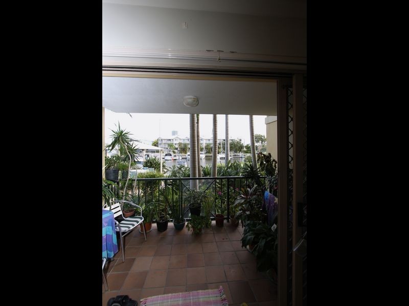 2/14 Jennifer Avenue, Runaway Bay QLD 4216