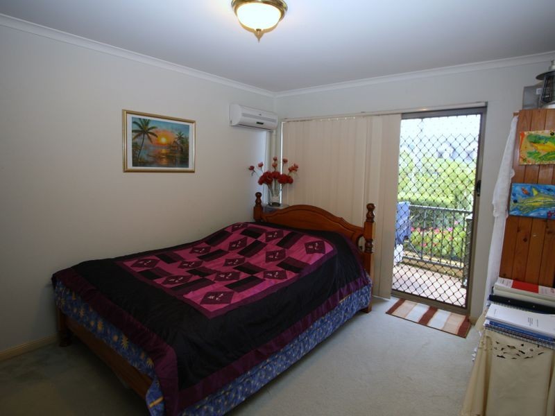 2/14 Jennifer Avenue, Runaway Bay QLD 4216