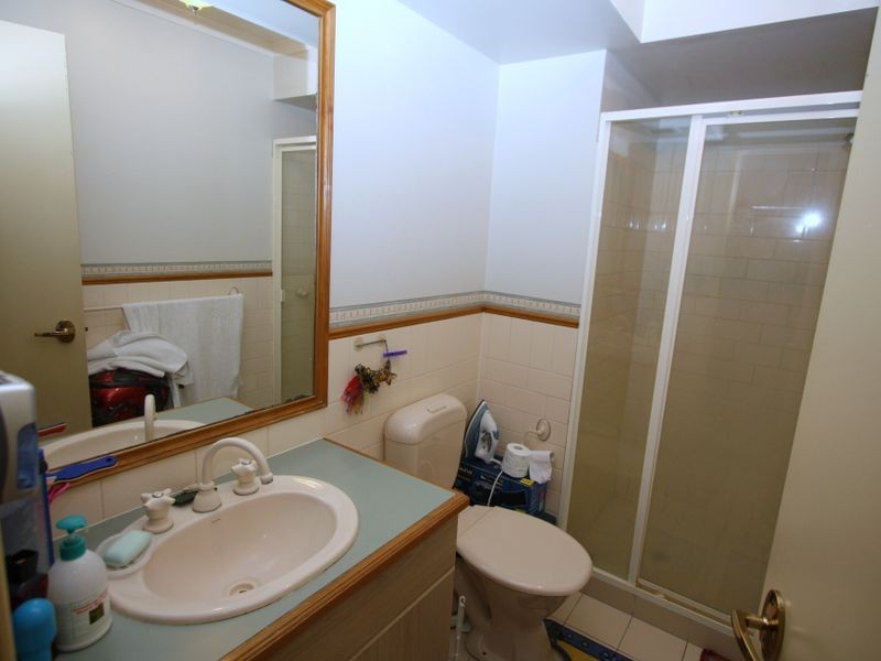 2/14 Jennifer Avenue, Runaway Bay QLD 4216