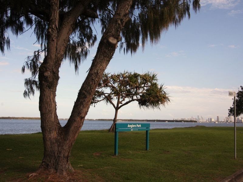 2/14 Jennifer Avenue, Runaway Bay QLD 4216