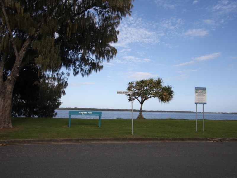 2/14 Jennifer Avenue, Runaway Bay QLD 4216