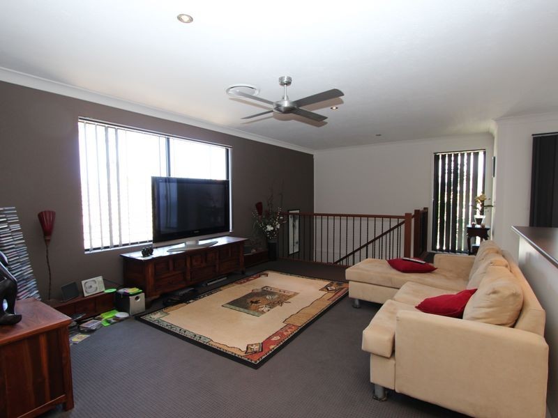 25 Killowill Avenue, Paradise Point QLD 4216