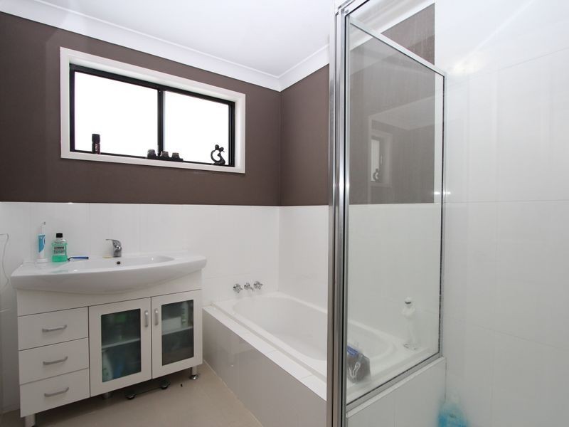 25 Killowill Avenue, Paradise Point QLD 4216