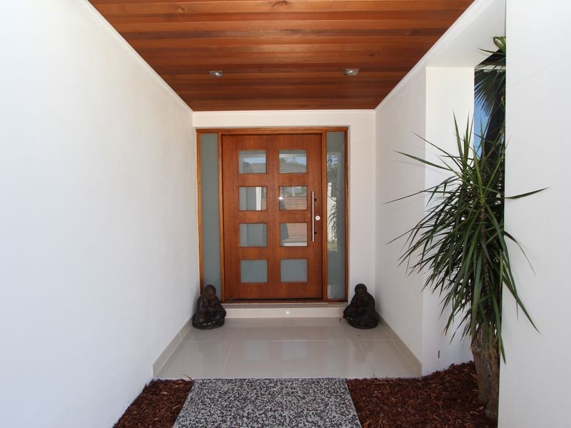 25 Killowill Avenue, Paradise Point QLD 4216