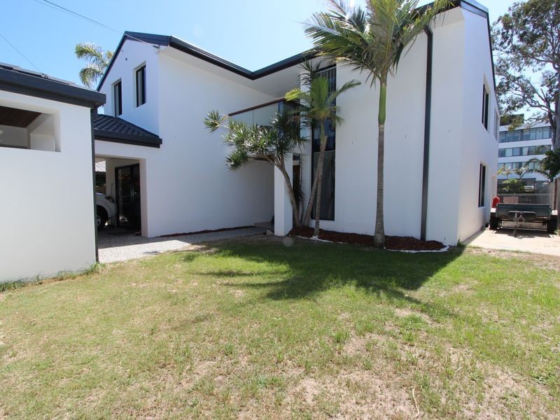 25 Killowill Avenue, Paradise Point QLD 4216
