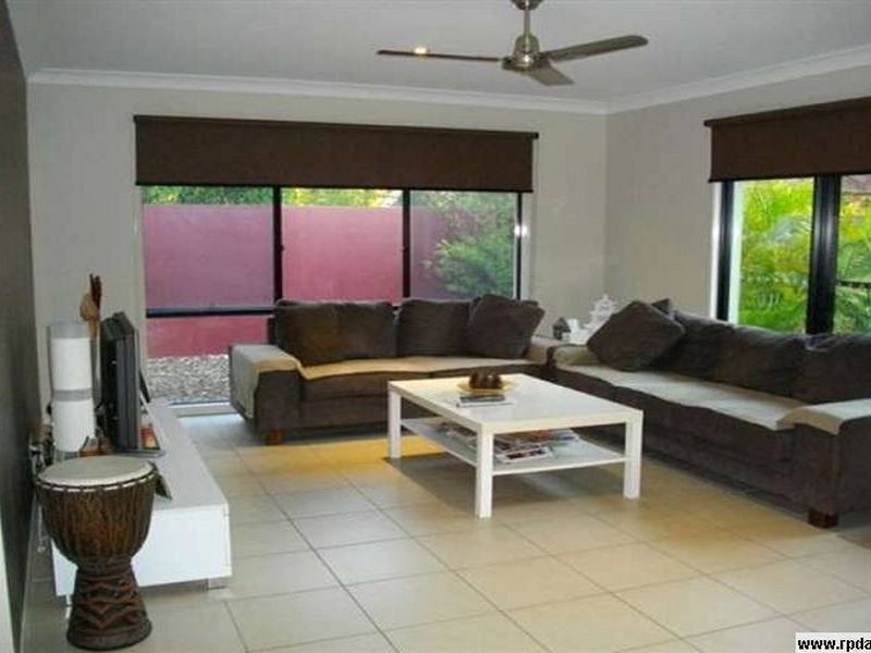 19 Riverlinks  Blvd, Helensvale QLD 4212