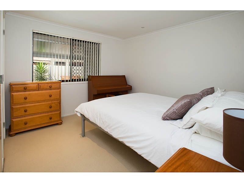 2/35 Donald Avenue, Paradise Point QLD 4216