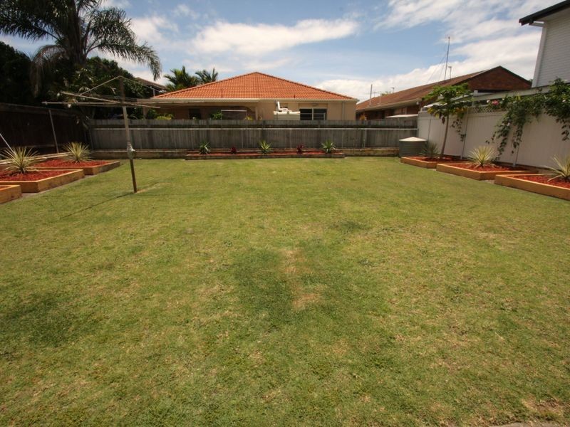 23 Bruce Avenue, Paradise Point QLD 4216