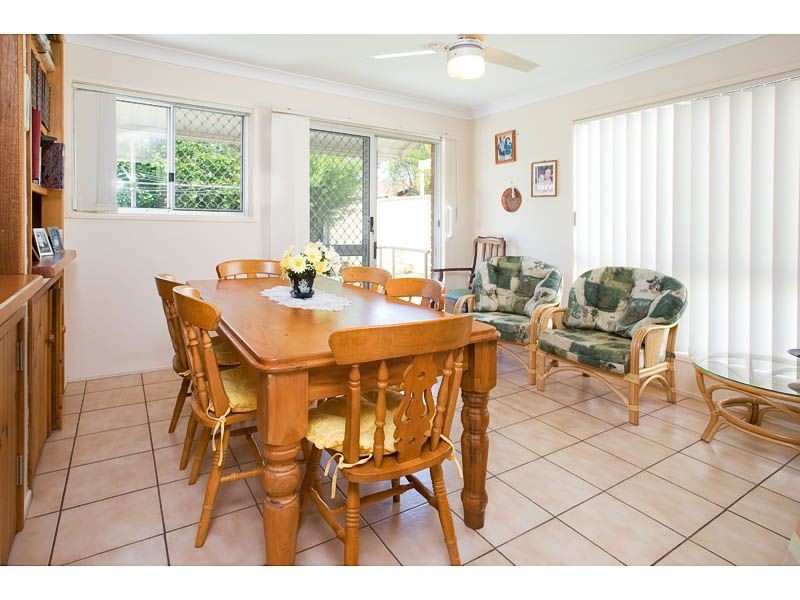 27 Teal Avenue, Paradise Point QLD 4216