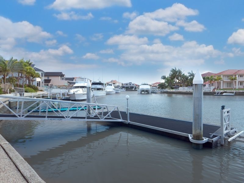 7 Excalibur Court, Sovereign Islands QLD 4216