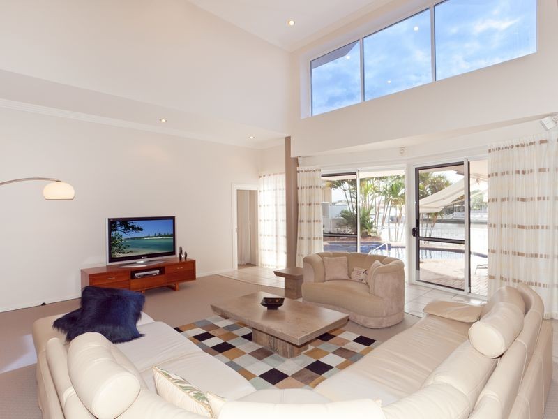 7 Excalibur Court, Sovereign Islands QLD 4216