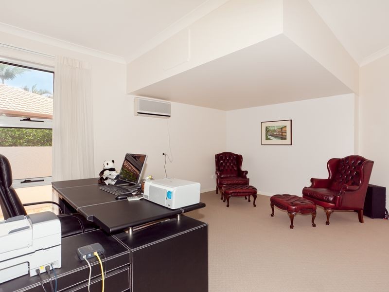 7 Excalibur Court, Sovereign Islands QLD 4216