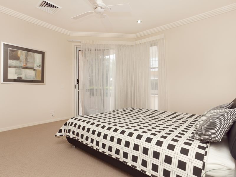 7 Excalibur Court, Sovereign Islands QLD 4216