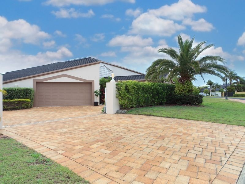 7 Excalibur Court, Sovereign Islands QLD 4216