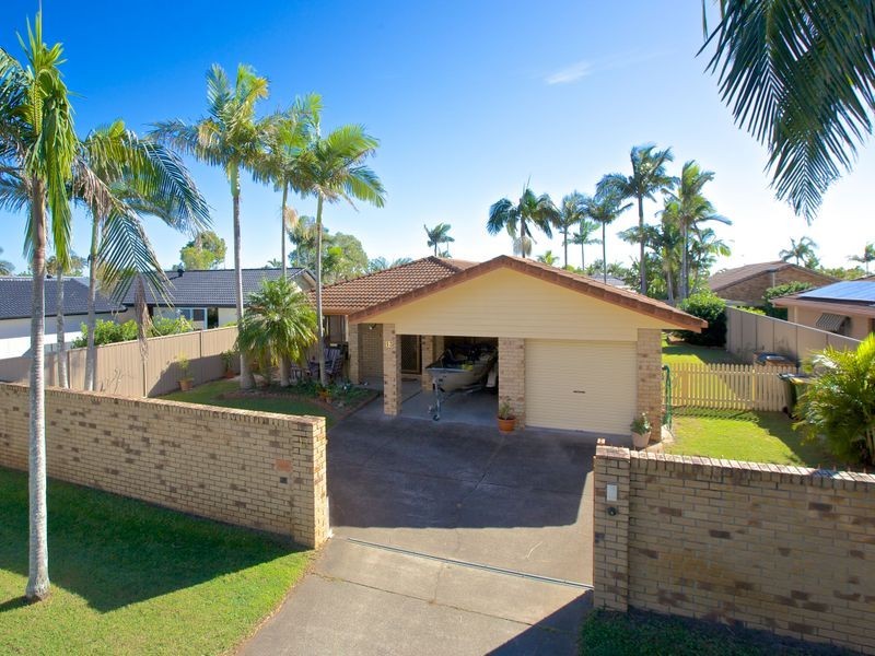 13 Lakefield Crescent, Paradise Point QLD 4216