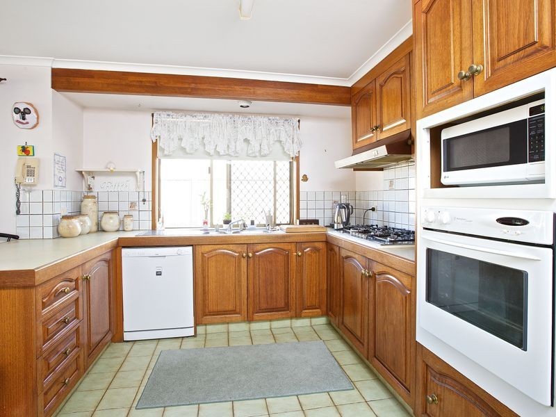 13 Lakefield Crescent, Paradise Point QLD 4216