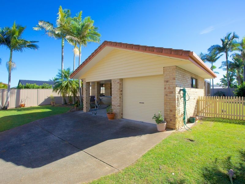 13 Lakefield Crescent, Paradise Point QLD 4216