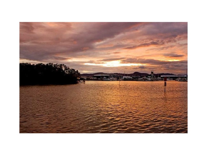 Hope Island QLD 4212