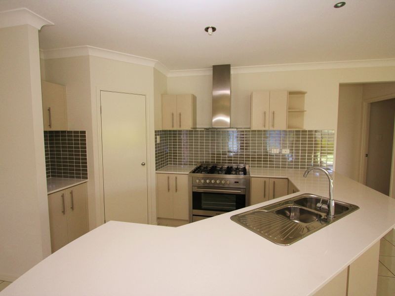24 Iridium Drive, Hope Island QLD 4212