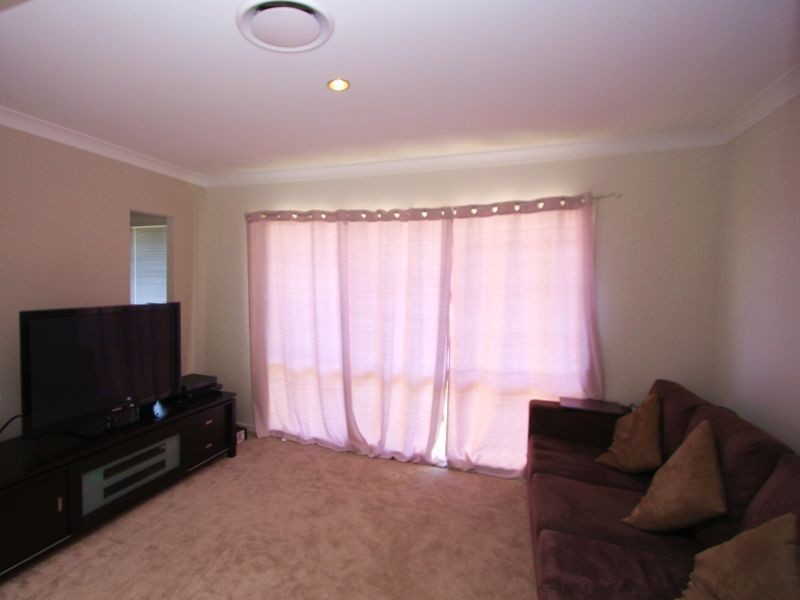 24 Iridium Drive, Hope Island QLD 4212