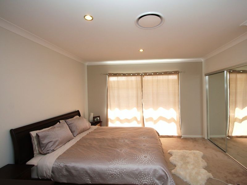 24 Iridium Drive, Hope Island QLD 4212