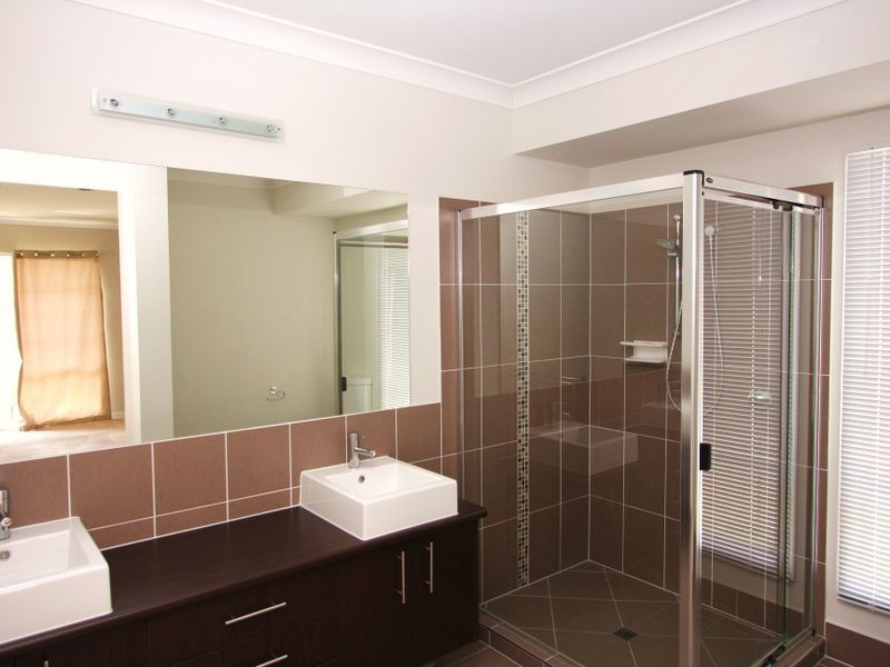 24 Iridium Drive, Hope Island QLD 4212