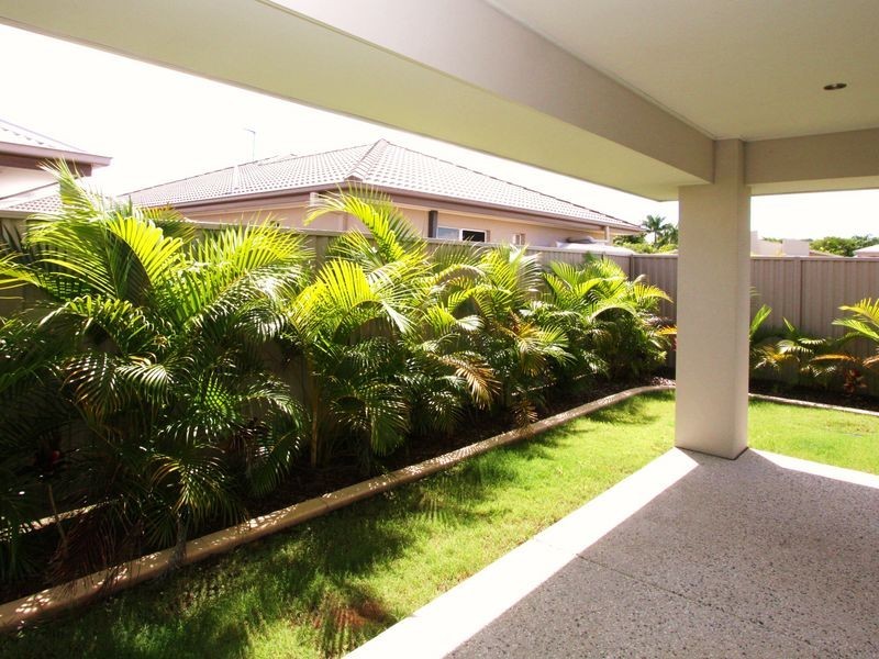24 Iridium Drive, Hope Island QLD 4212