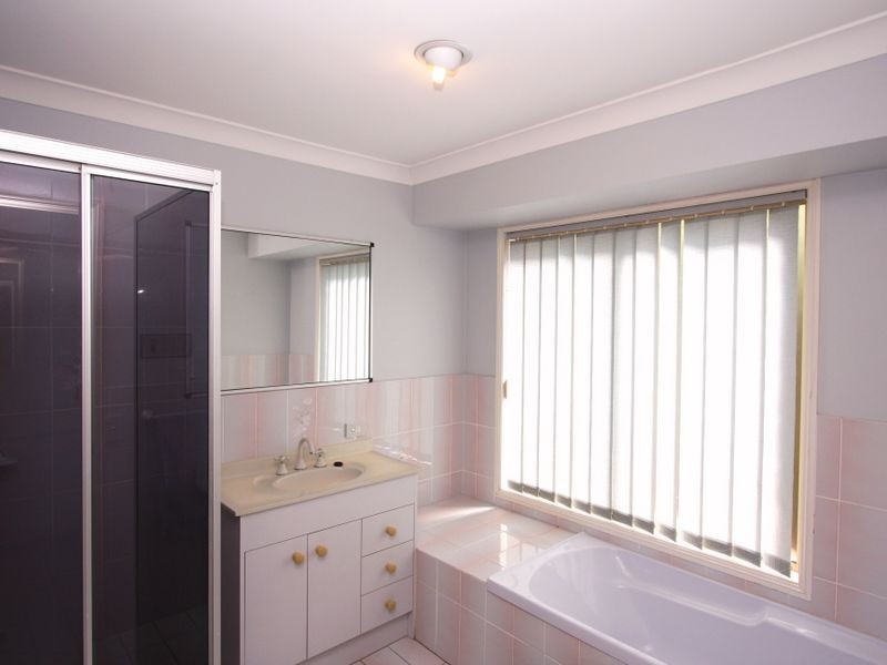 56 Walter Raleigh Crescent, Hollywell QLD 4216