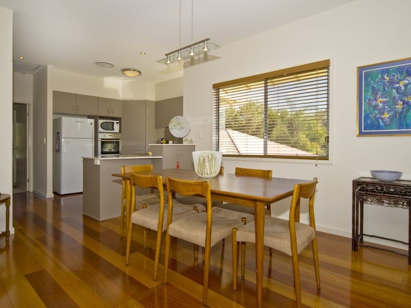 2/44 Milton Avenue, Paradise Point QLD 4216