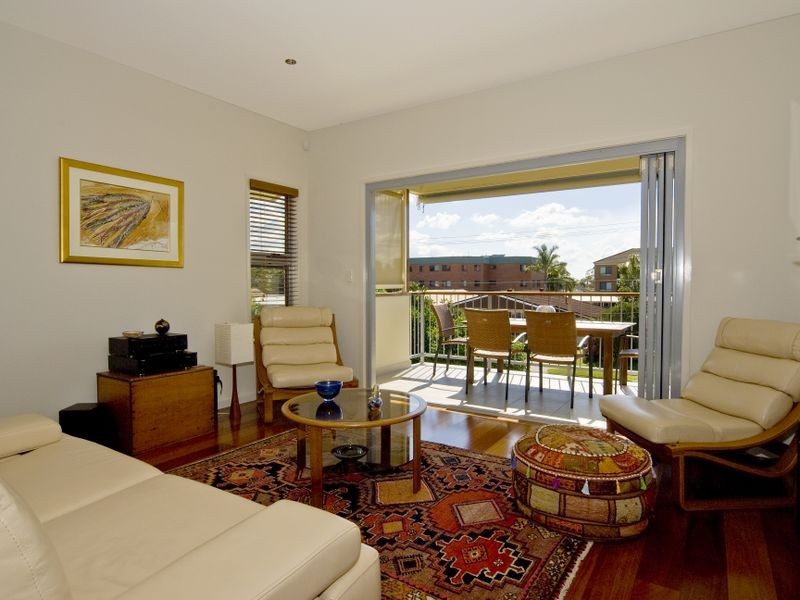 2/44 Milton Avenue, Paradise Point QLD 4216