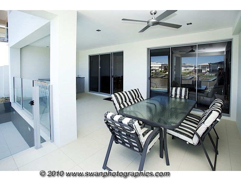 34 Quayside Drive, Helensvale QLD 4212