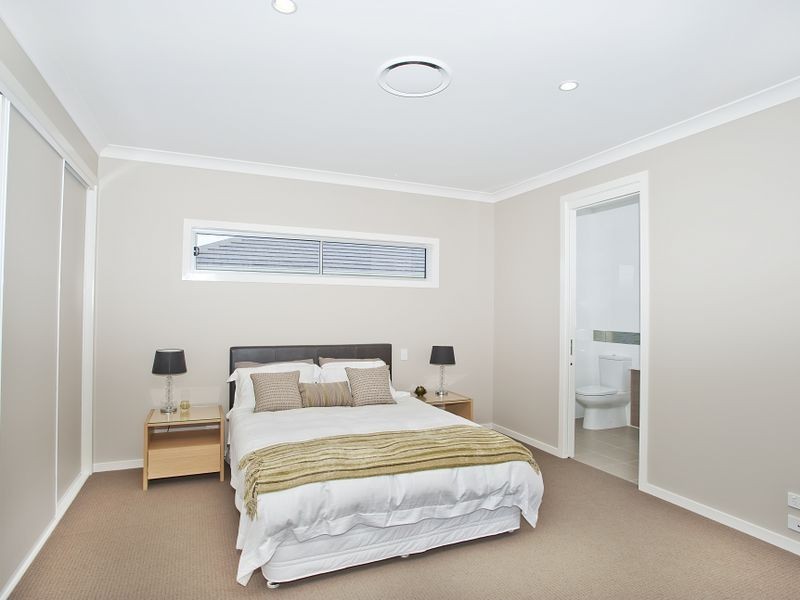 7 Azure Way, Hope Island QLD 4212