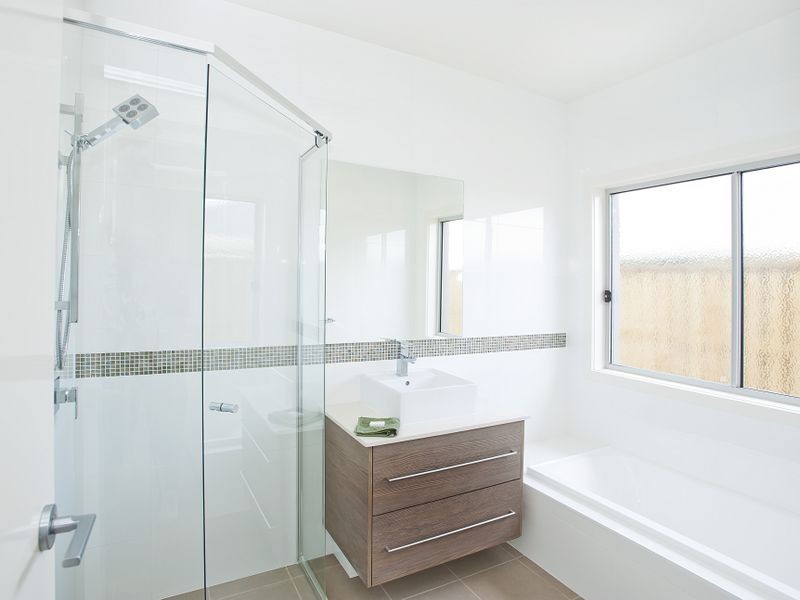 7 Azure Way, Hope Island QLD 4212