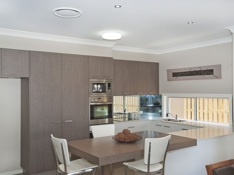 7 Azure Way, Hope Island QLD 4212