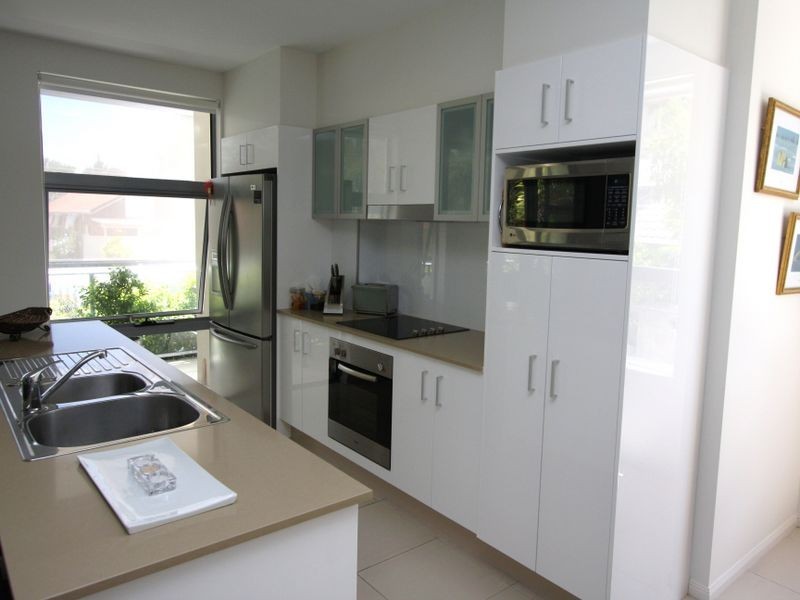 Paradise Point QLD 4216