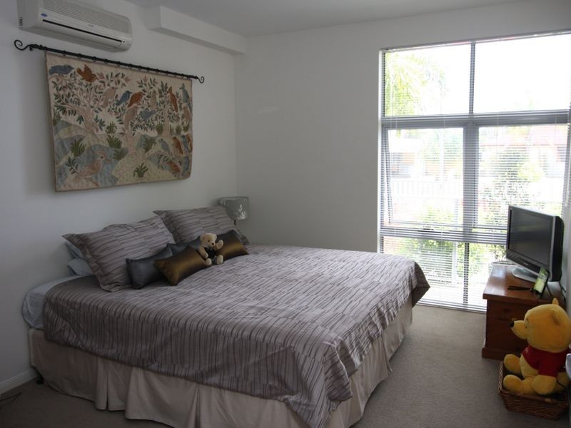 Paradise Point QLD 4216