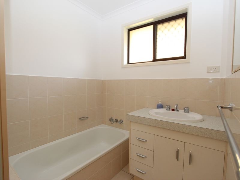 152 Paradise Pde, Hollywell QLD 4216